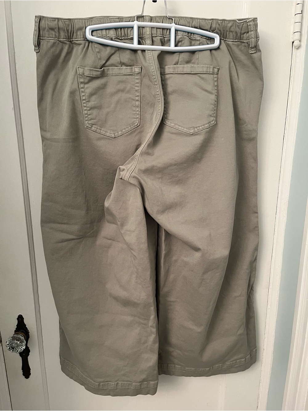 Torrid Wide-Leg Ankle Crop Pants - Picture 9 of 10